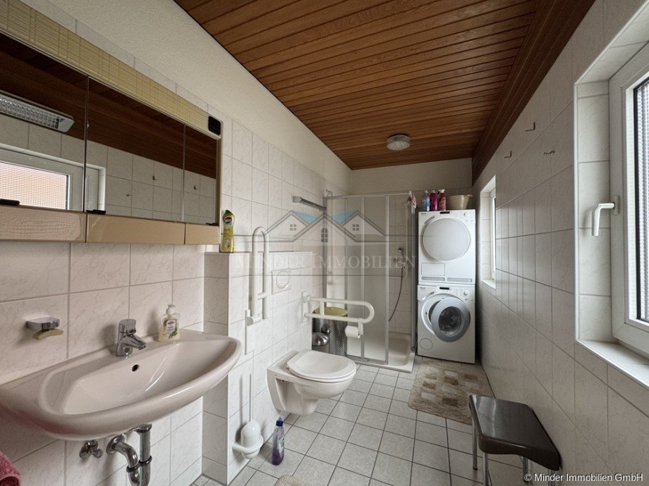 Bad - OG Zweifamilienhaus Butzbach-Nieder Weisel