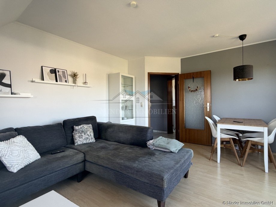 Wohn- und Essbereich Dachgeschosswohnung M�nzenberg / Gambach (Hessen)