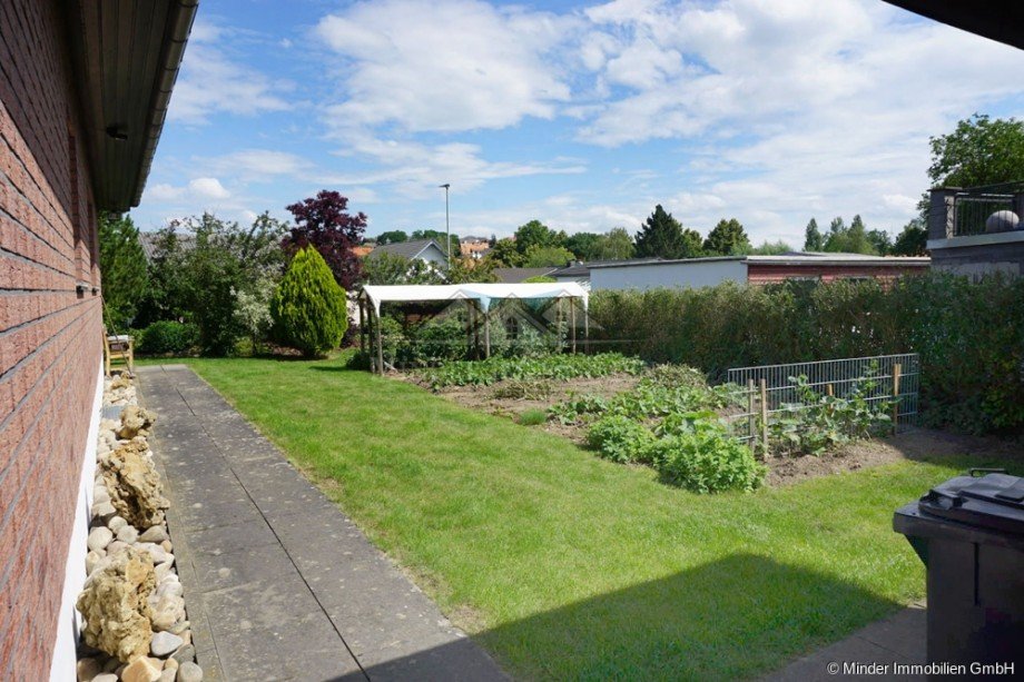 Garten Zweifamilienhaus Rockenberg