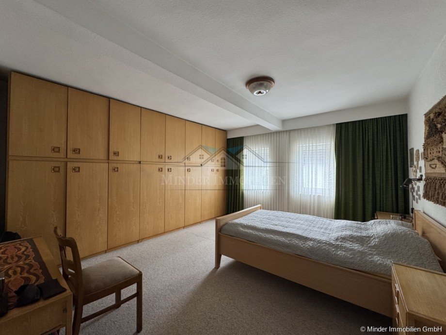 Schlafzimmer - OG Zweifamilienhaus Butzbach-Nieder Weisel