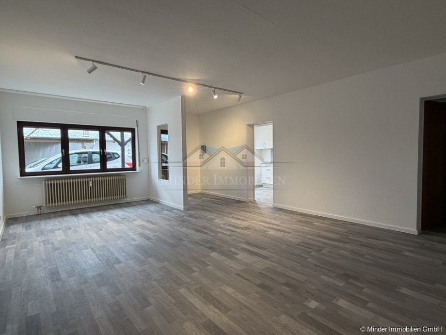 Eingangsbereich - EG Zweifamilienhaus Rockenberg