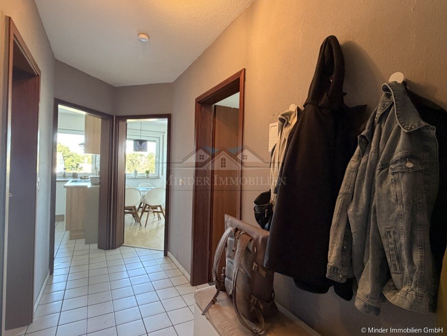 Flur Dachgeschosswohnung M�nzenberg / Gambach (Hessen)