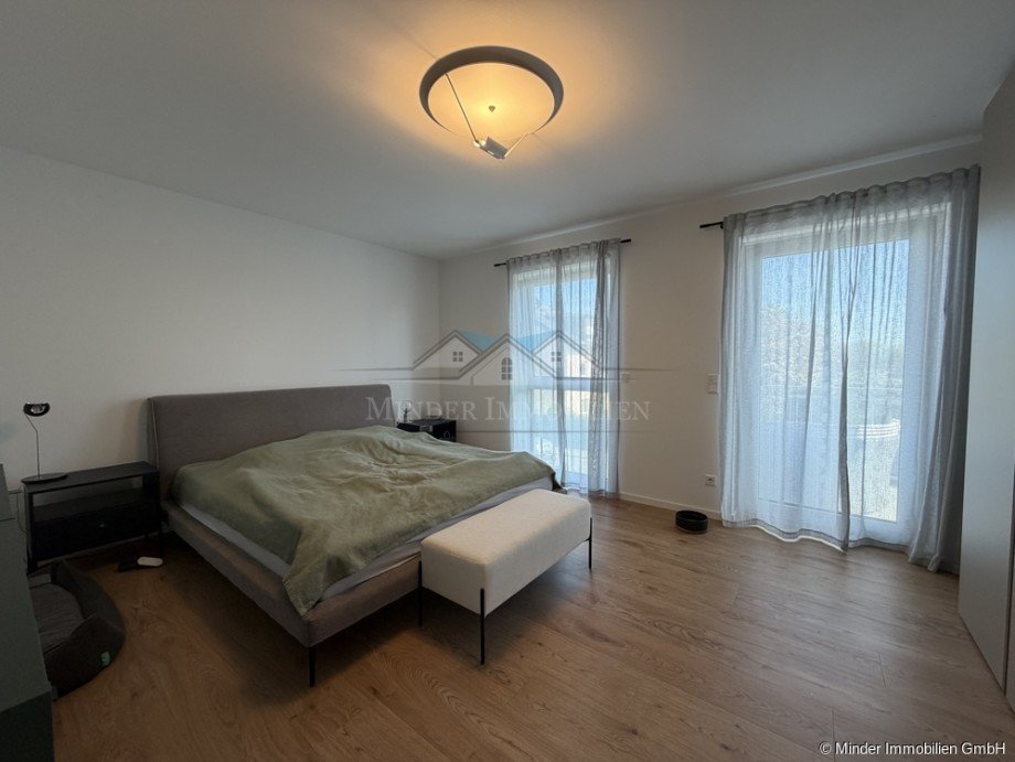 Schlafzimmer Doppelhaush�lfte W�llstadt