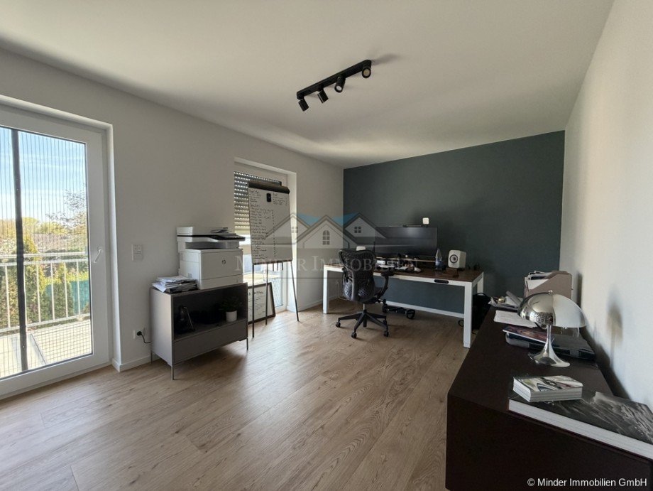 B�ro Doppelhaush�lfte W�llstadt