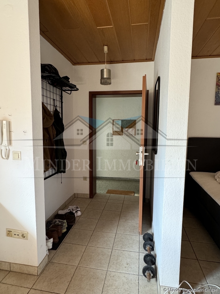 Eingangsbereich Etagenwohnung Butzbach / Griedel